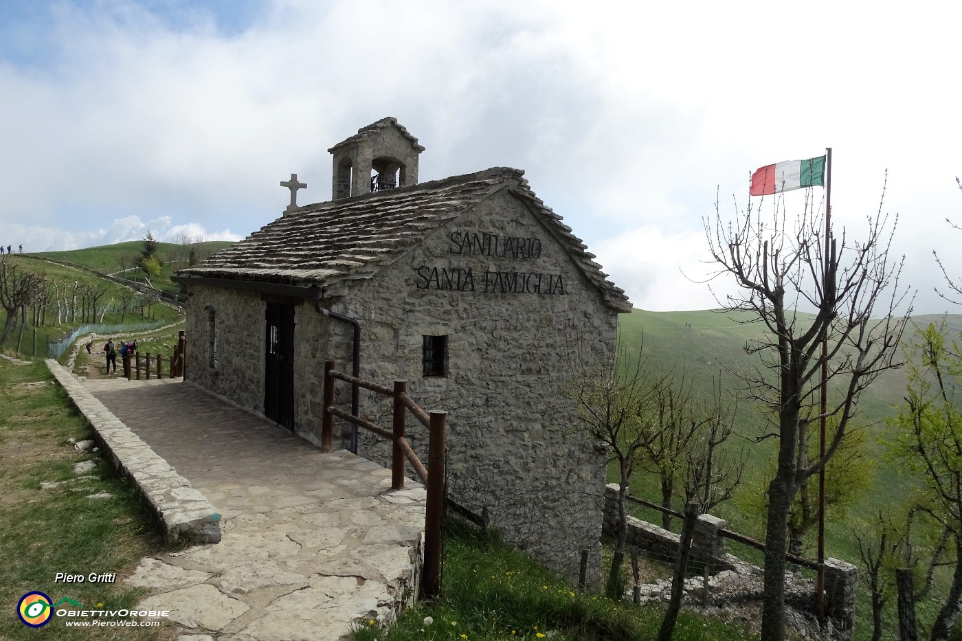 49 Chiesetta del Linzone - Santuario della Sacra Famiglia di Nazareth .JPG -                                